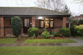 1 bedroom Detached f...